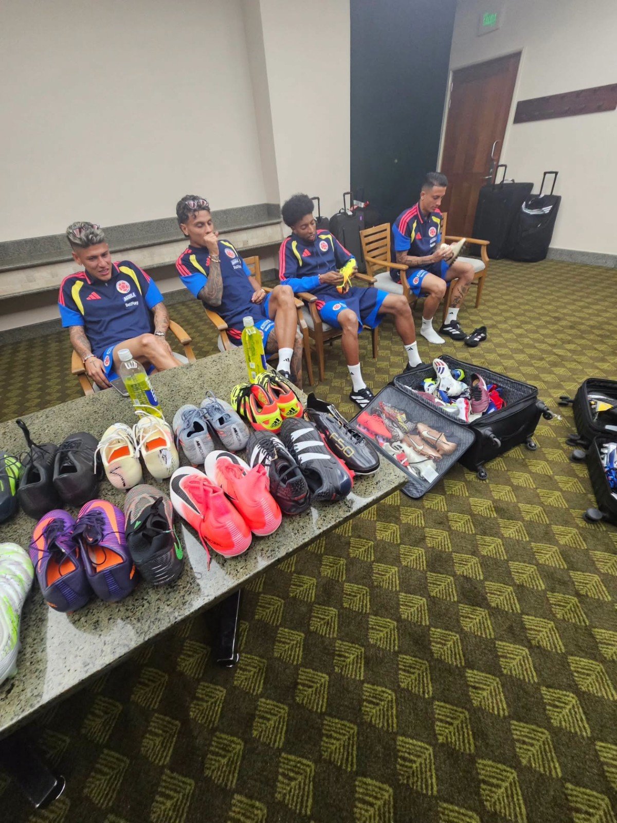 Classic Football Boots at the 2026 World Cup? Seller Visits Colombia Training Camp - featured image