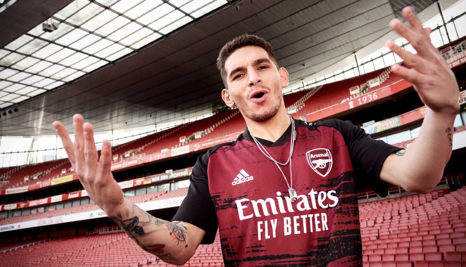 Arsenal Unveil 20/21 adidas Pre-Match Jersey & Anthem Jacket - featured image