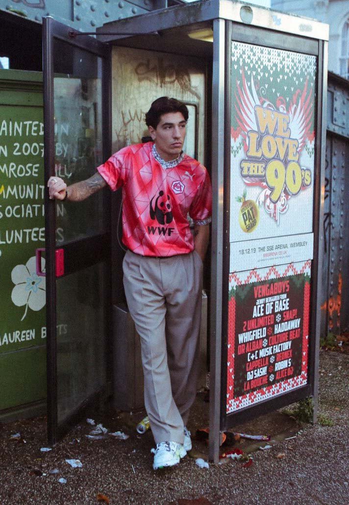 3-bellerin-arsenal-wwf-shirt.jpg