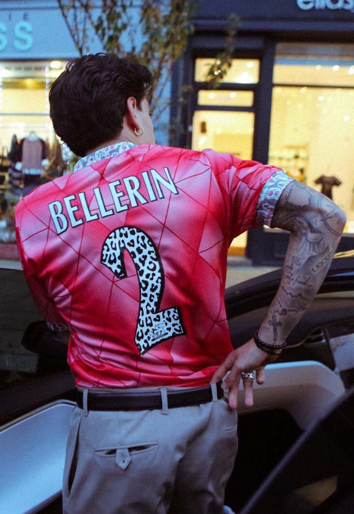 2-bellerin-arsenal-wwf-shirt.jpg