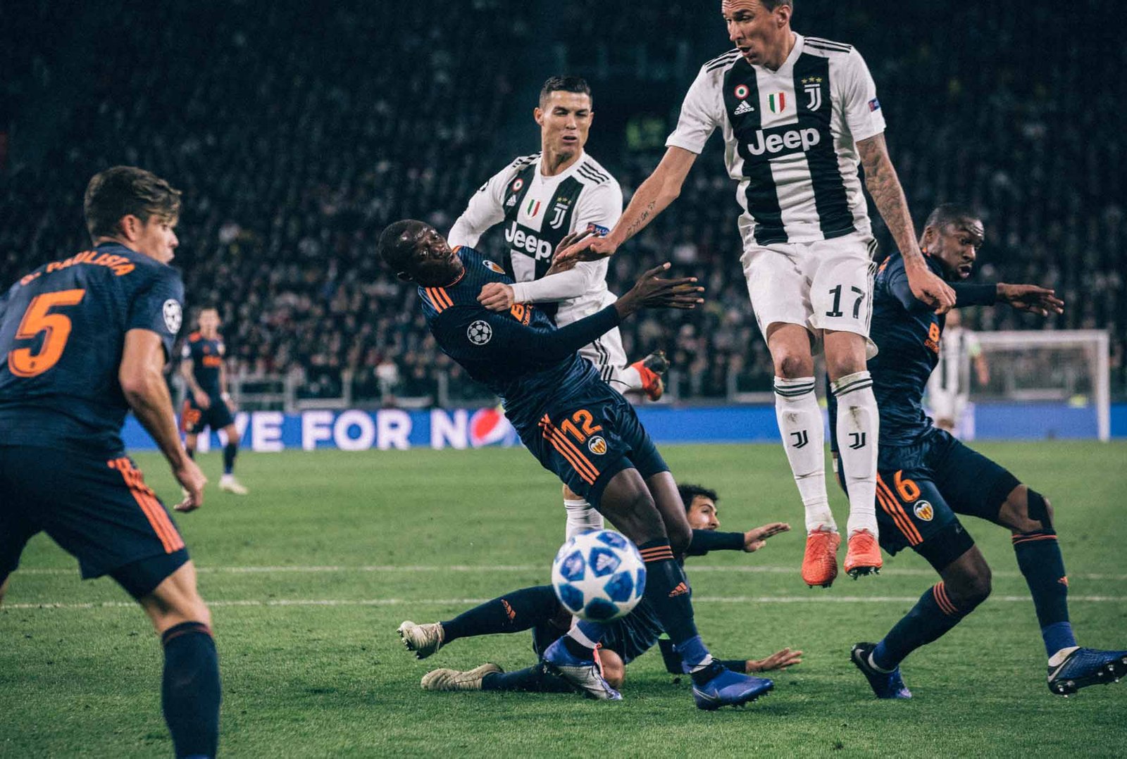 20-juve-valencia-framed-min.jpg