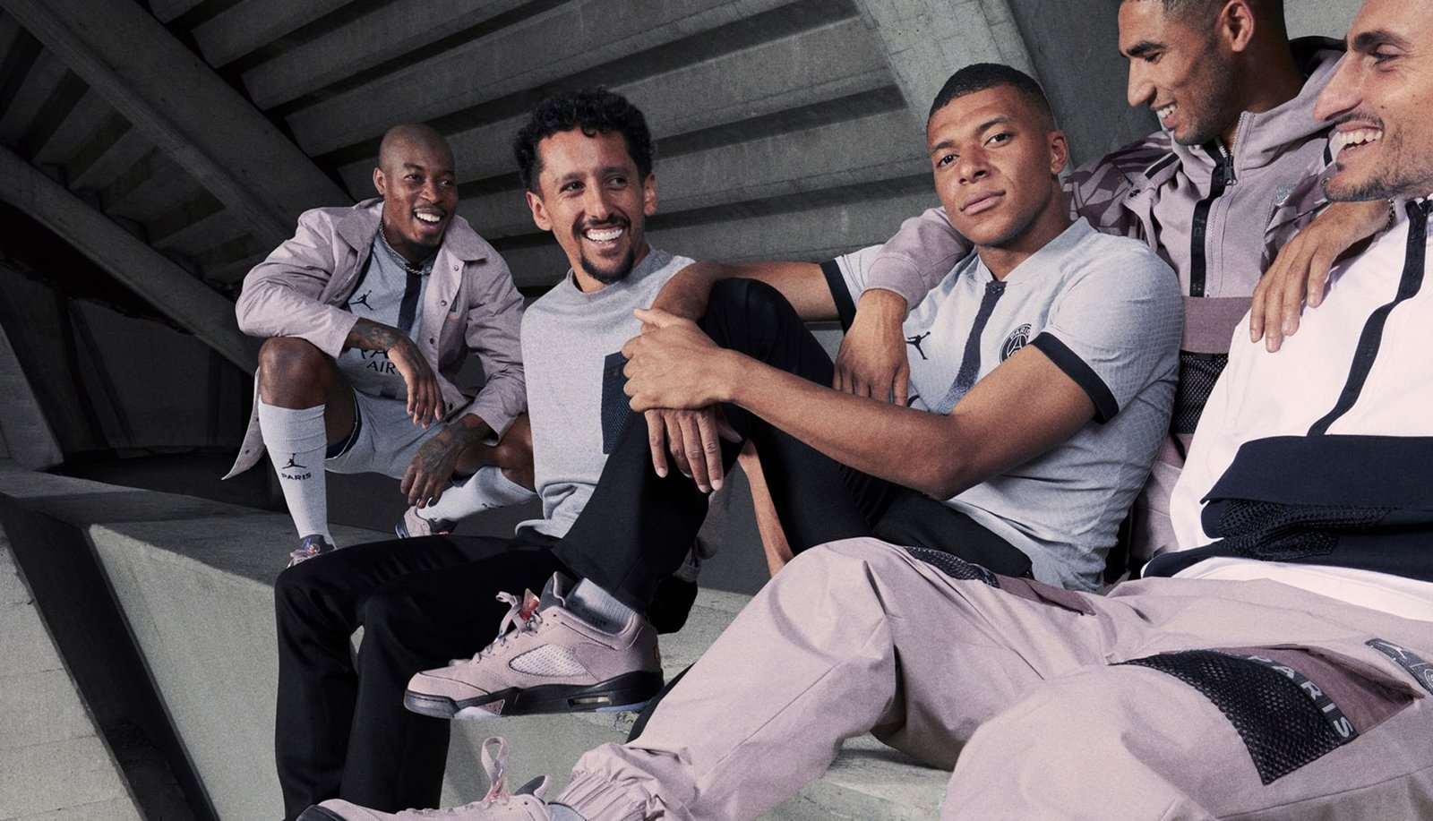 Jordan Launch PSG 22/23 Away Shirt - featured image