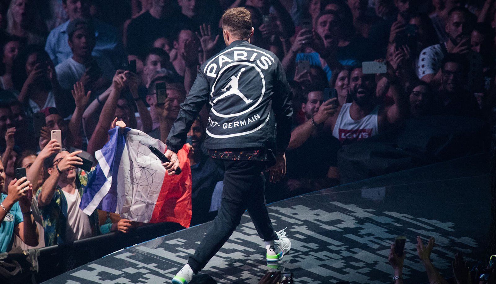 Justin Timberlake Wears PSG x Jordan Jacket at Paris Gig - featured image