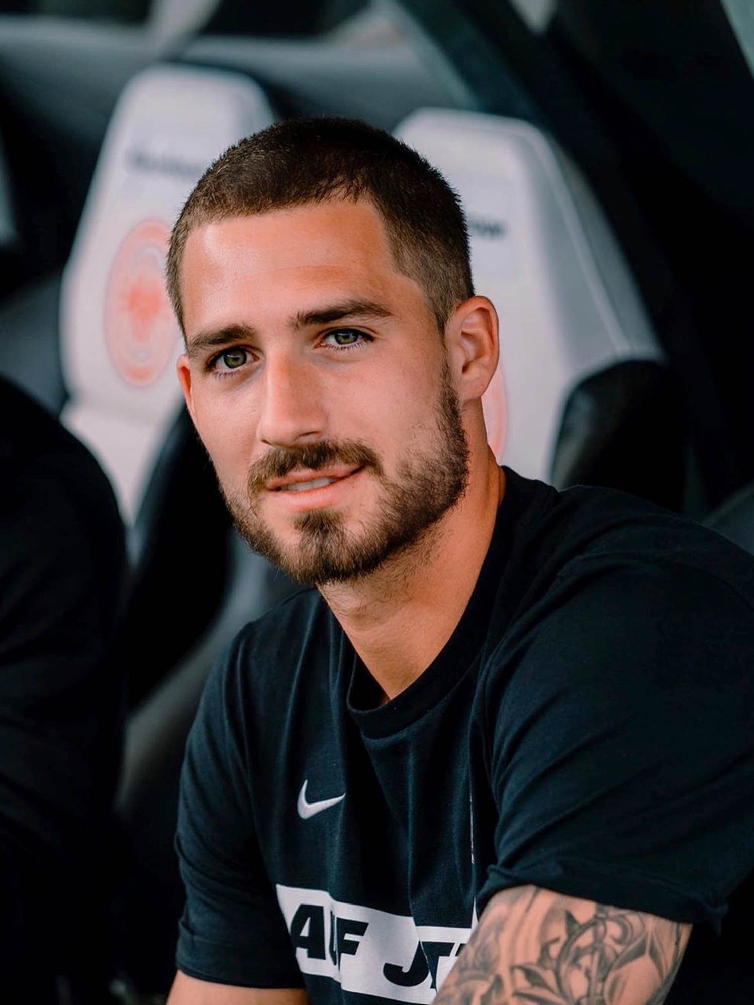 KEVIN TRAPP PORTRAITS_0006_Photo 18-05-2020, 10 36 00.jpg