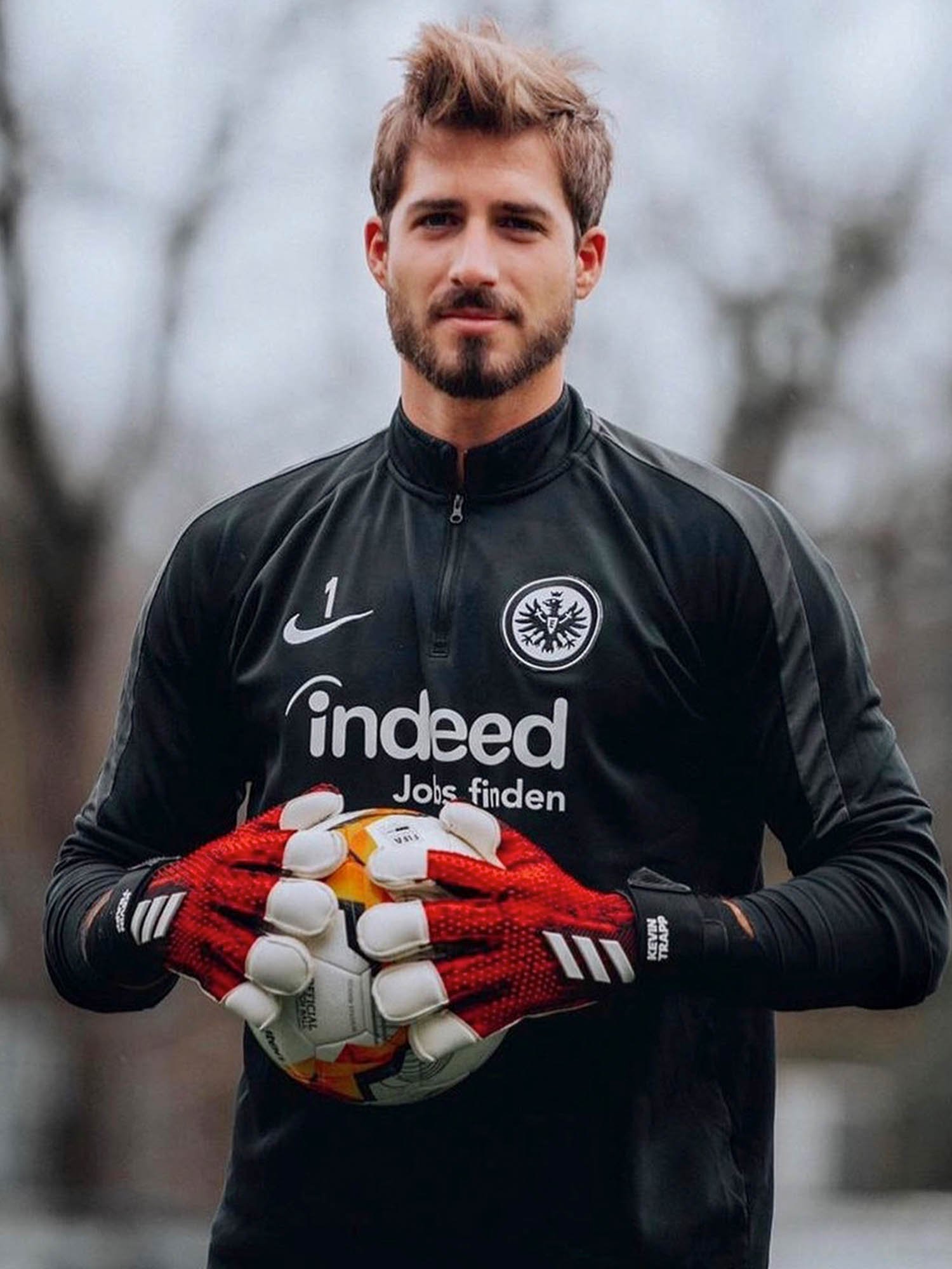 KEVIN TRAPP PORTRAITS_0004_Photo 18-05-2020, 10 38 59.jpg
