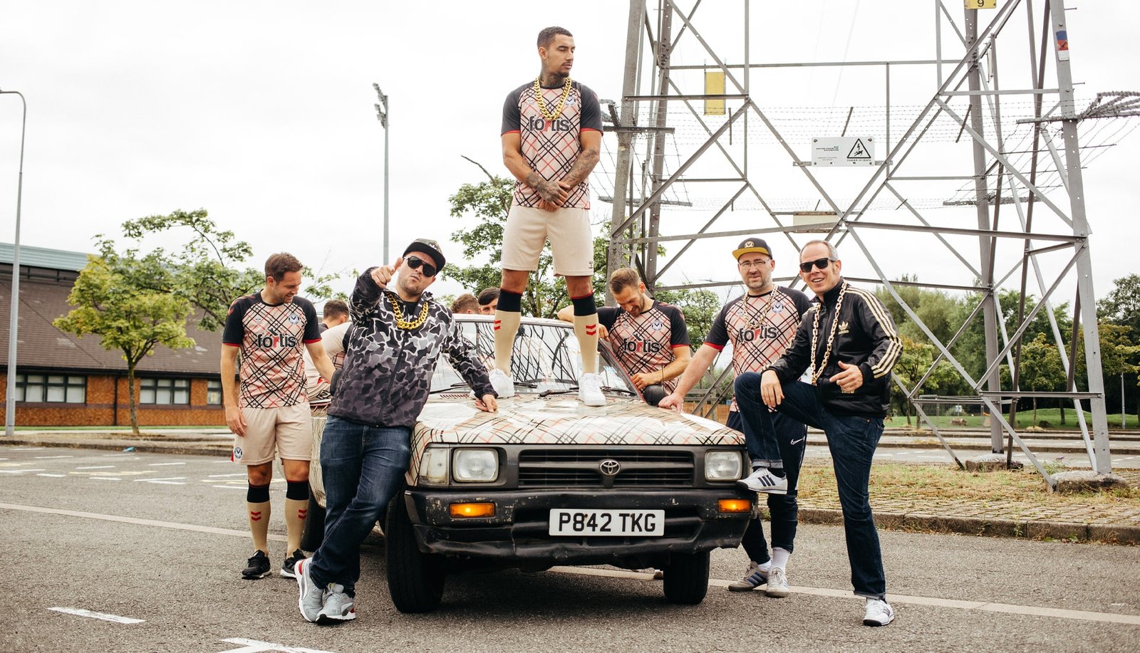 Newport County Hook Up With Goldie Lookin' Chain For Special 21/22 Third Shirt - featured image