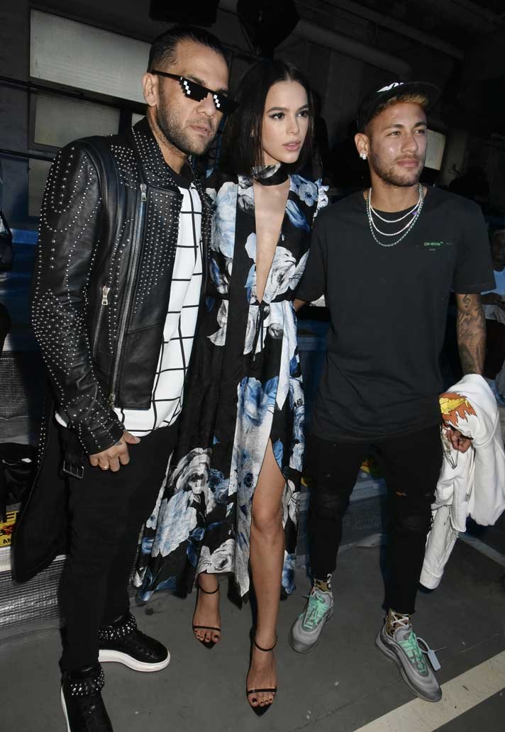 2-neymar-paris-fashion-week-off-white-min.jpg