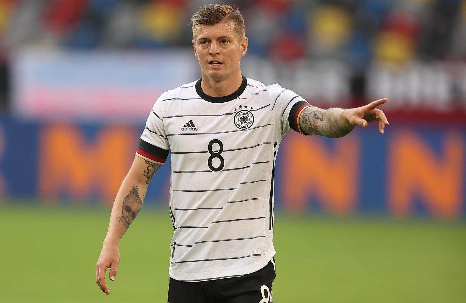 euro 8-min.jpg
