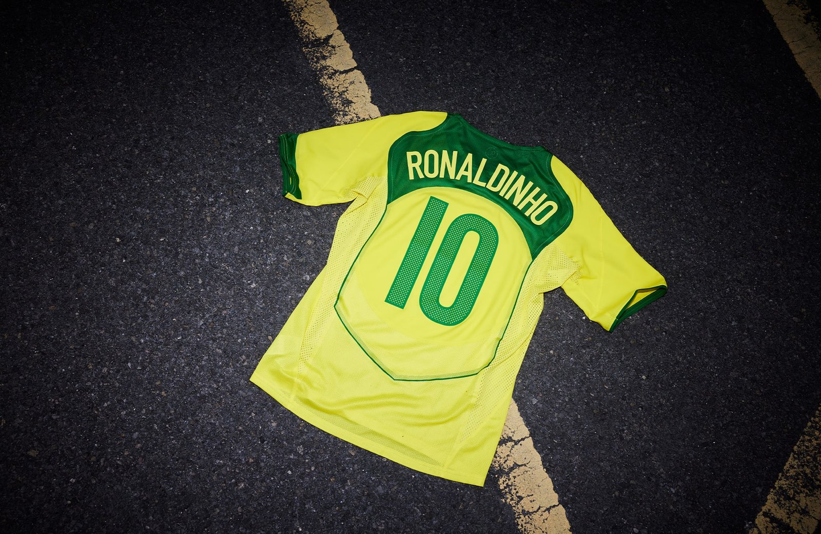 The 2004 Nike Brazil Total90 Home Jersey is Officially Back - featured image
