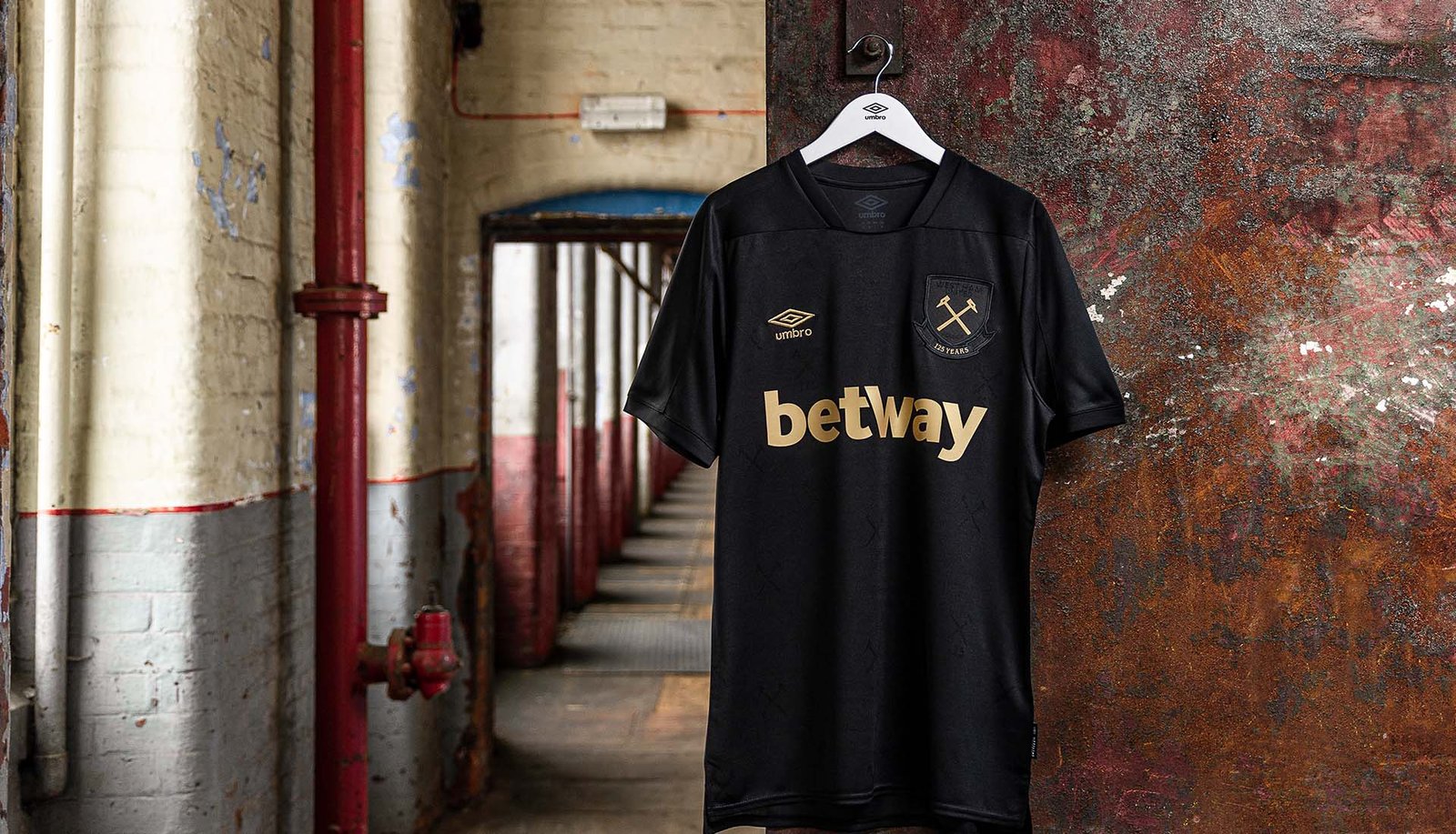 Umbro Launch West Ham 20/21 Third Shirt - featured image