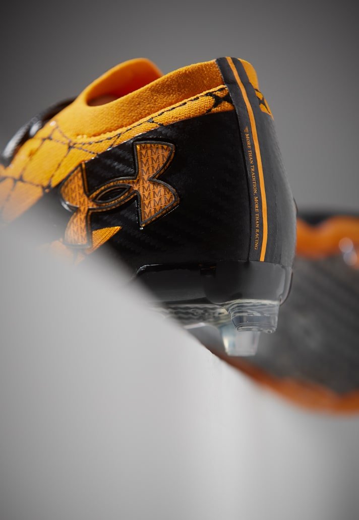 Under Armour 6 Min